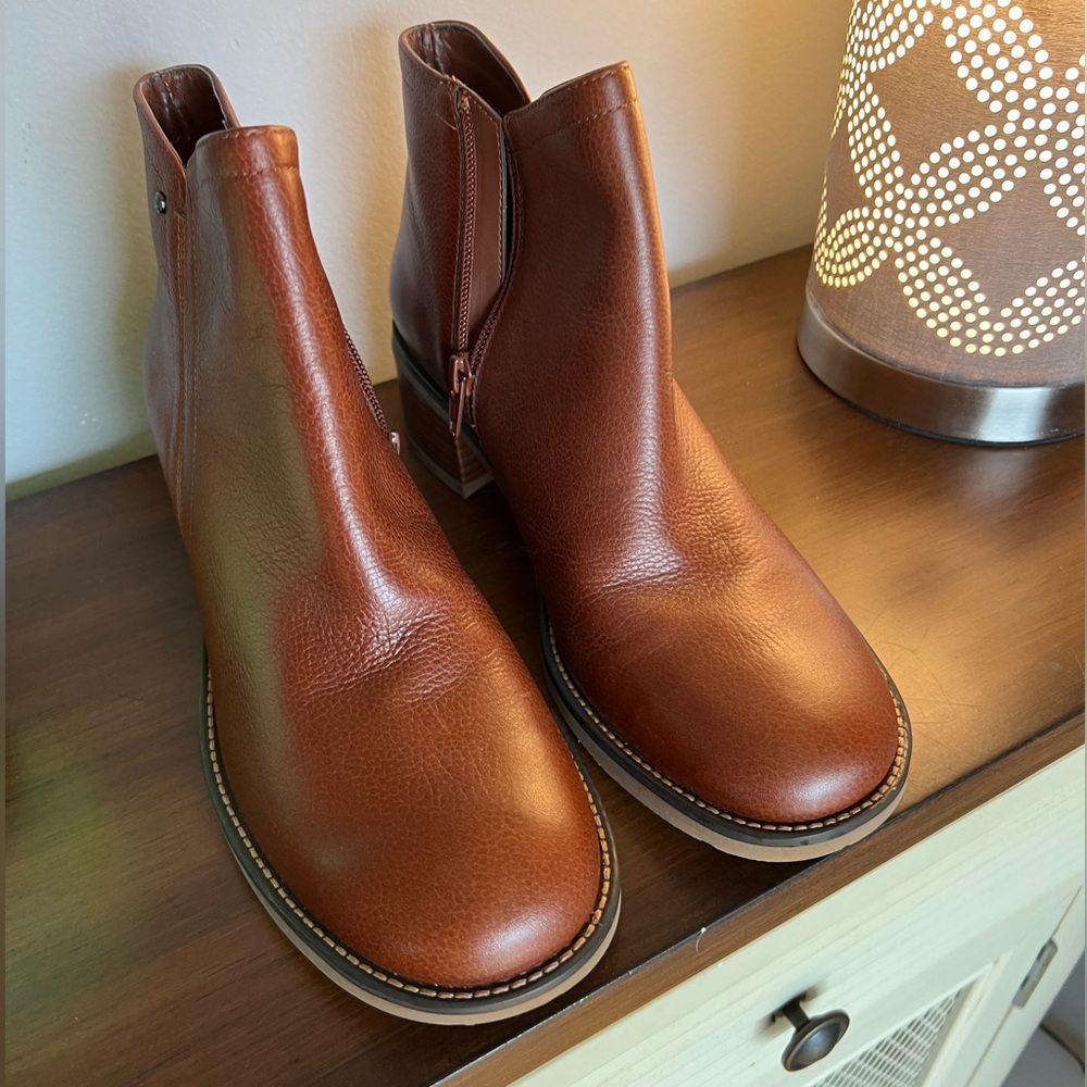 COPY - ROCKPORT Womens leather boots size 9 NWOT